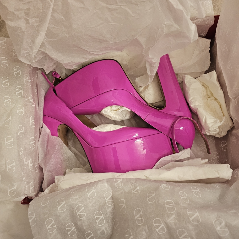 Valentino Garavani Fuchsia Platform Heels - Picture 4 of 7